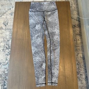 NWOT Lululemon Wunder Under high rise legging